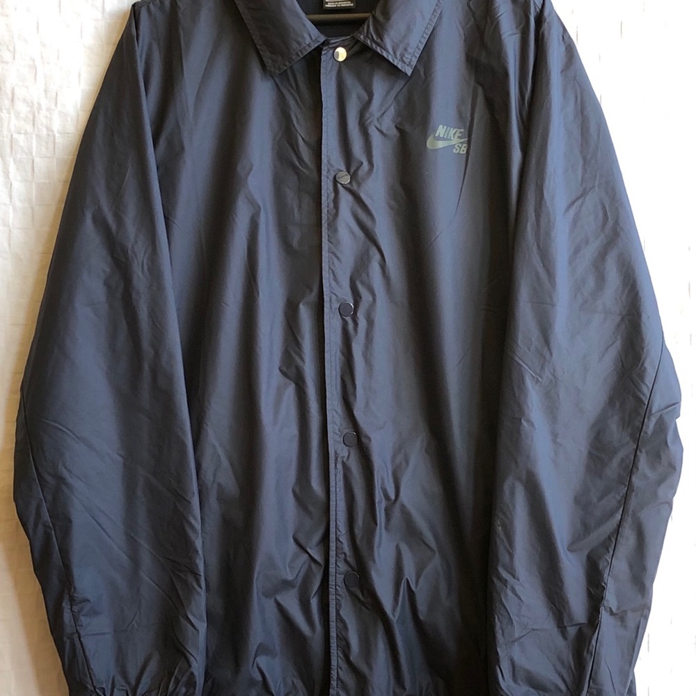 Nike SB Windbreaker
